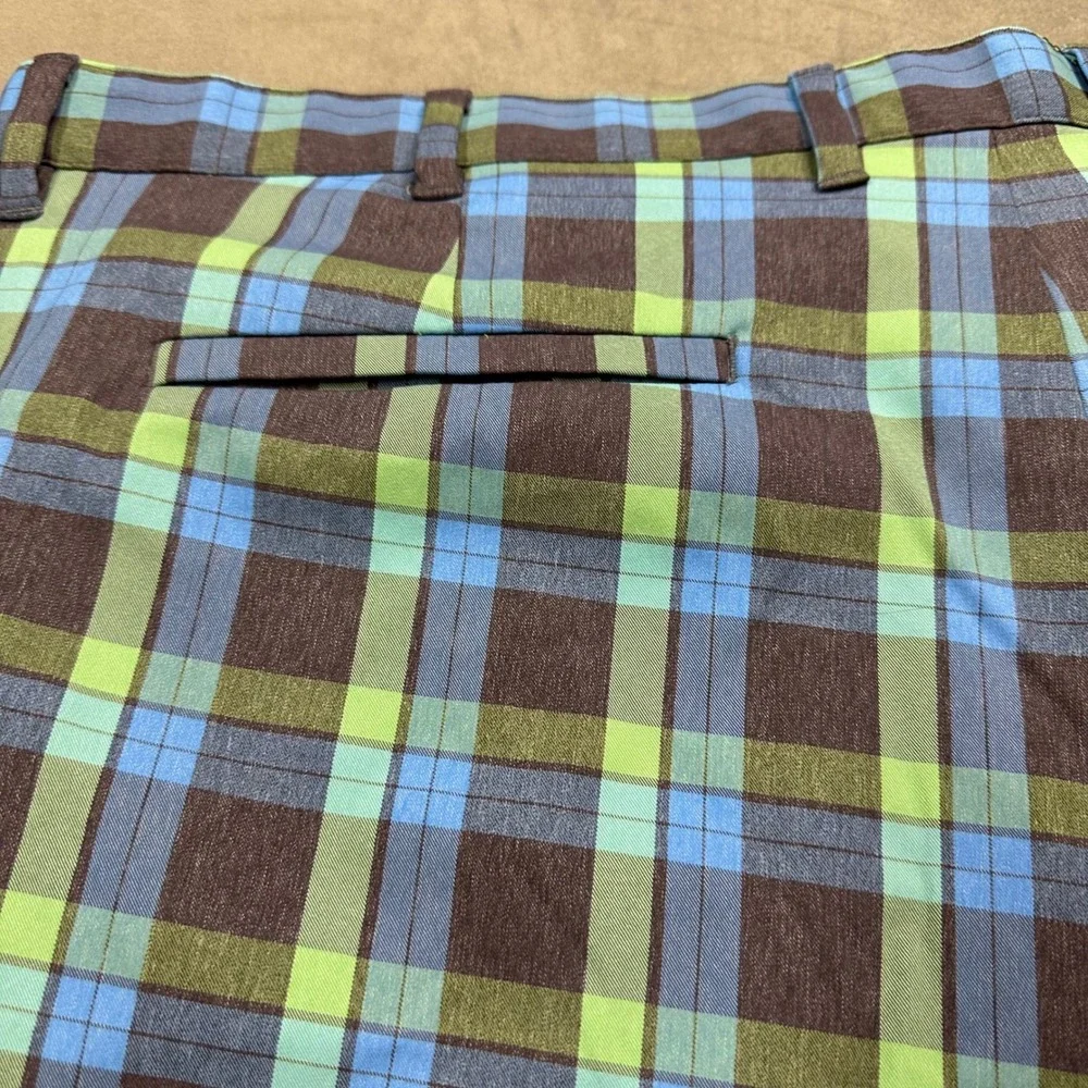 Tommy Bahama Shorts Mens Size 46 Blue Green Plaid Flat Front Regular Excellent